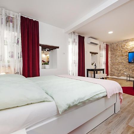 רוביני La Svalba Rooms & Studios מראה חיצוני תמונה