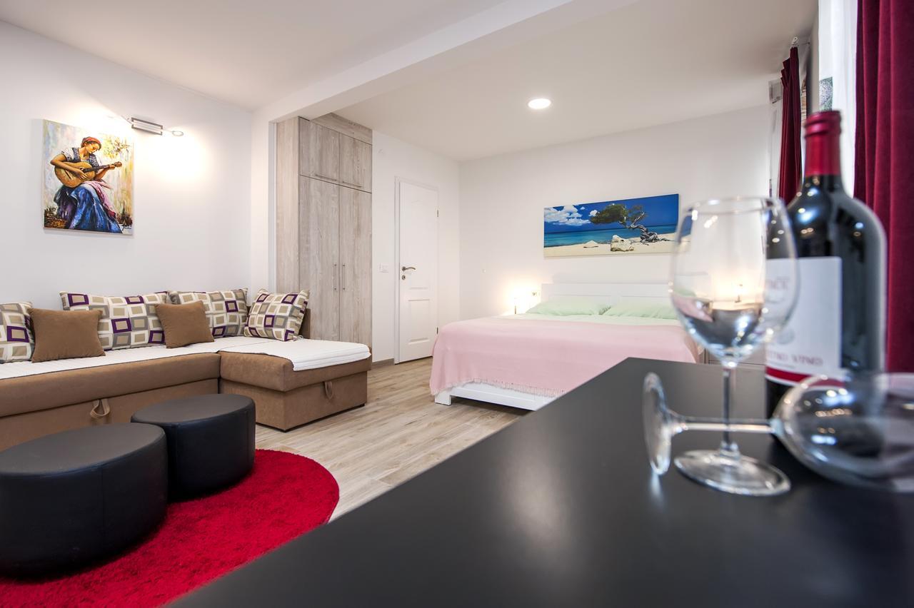רוביני La Svalba Rooms & Studios מראה חיצוני תמונה