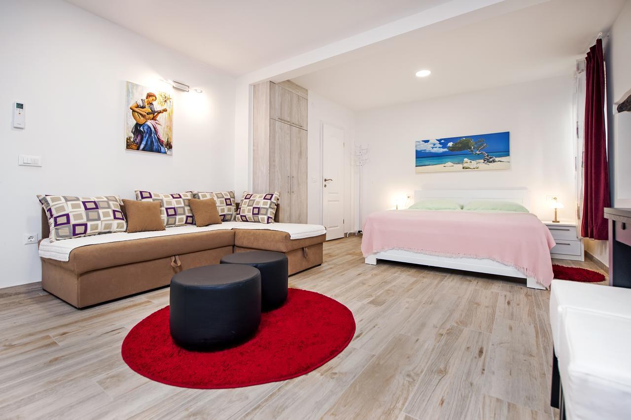 רוביני La Svalba Rooms & Studios מראה חיצוני תמונה