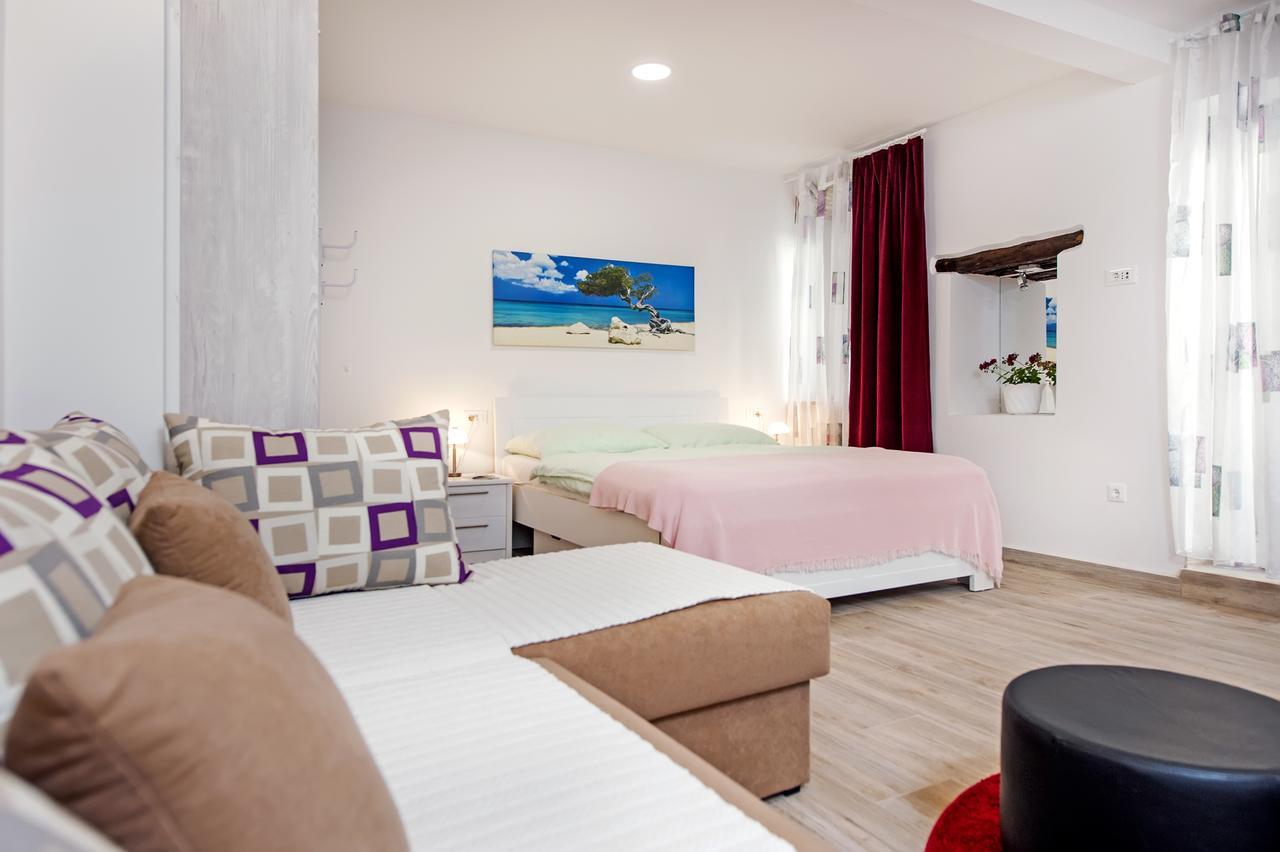 רוביני La Svalba Rooms & Studios מראה חיצוני תמונה