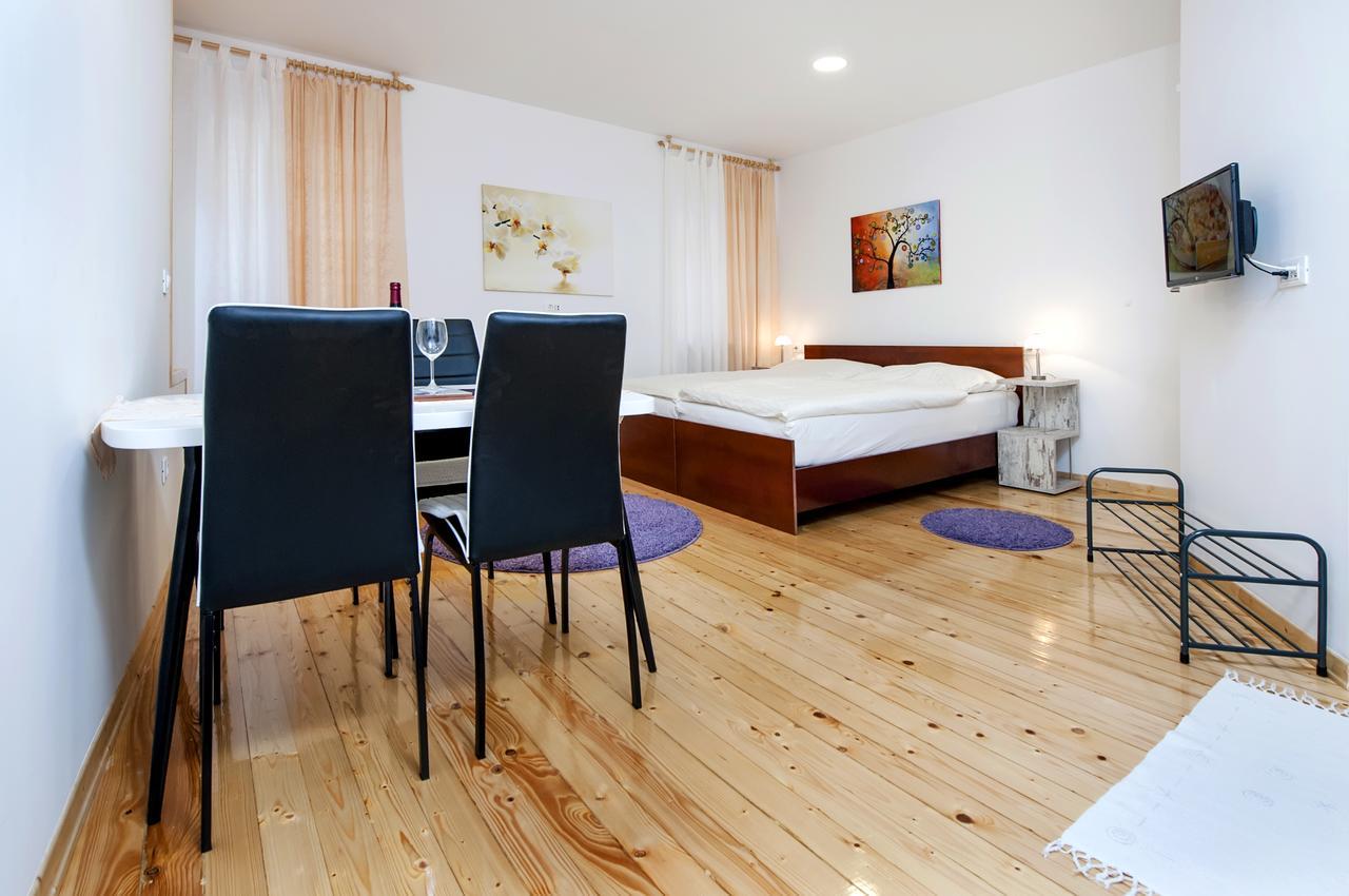 רוביני La Svalba Rooms & Studios מראה חיצוני תמונה