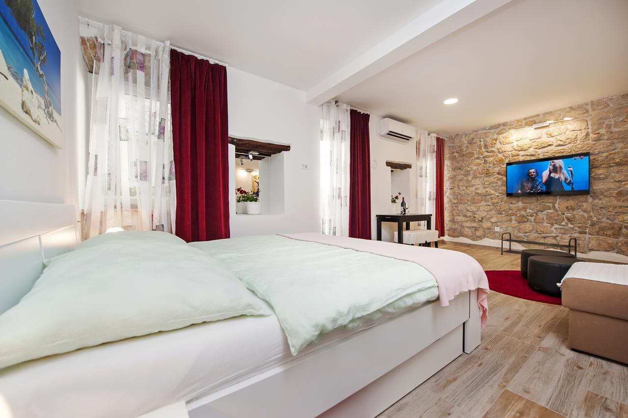 רוביני La Svalba Rooms & Studios מראה חיצוני תמונה