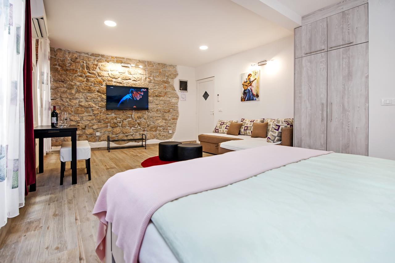 רוביני La Svalba Rooms & Studios מראה חיצוני תמונה